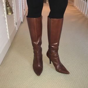 Pretty brown tall leather boots
